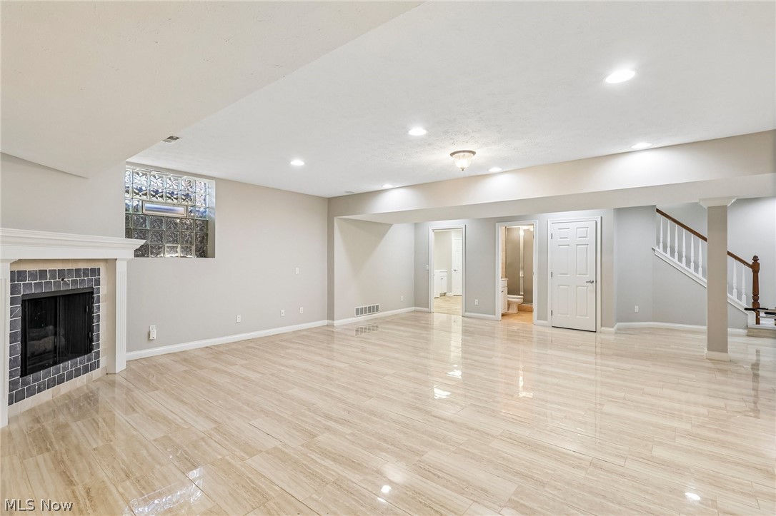 1400 Cobblestone Way Westlake OH 44145