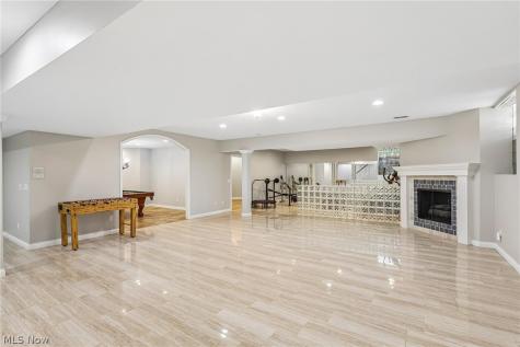 1400 Cobblestone Way Westlake OH 44145