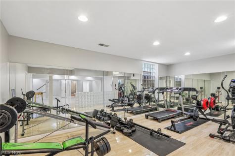 1400 Cobblestone Way Westlake OH 44145
