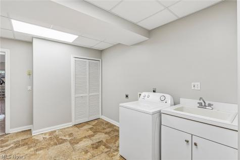 1400 Cobblestone Way Westlake OH 44145