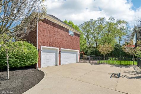 1400 Cobblestone Way Westlake OH 44145