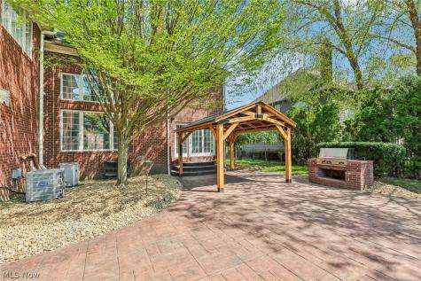1400 Cobblestone Way Westlake OH 44145