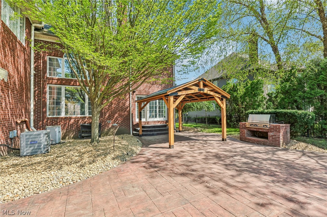 1400 Cobblestone Way Westlake OH 44145