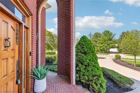 1400 Cobblestone Way Westlake OH 44145