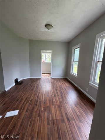 7205 Lawn Avenue Cleveland OH 44102