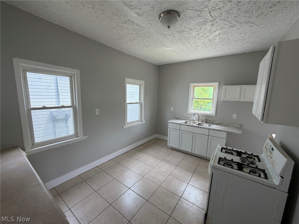7205 Lawn Avenue Cleveland OH 44102