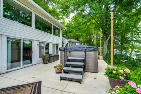 7460 State Route 43 Kent OH 44240