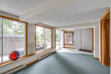 7460 State Route 43 Kent OH 44240
