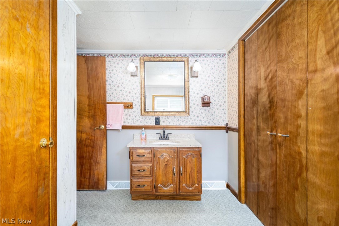 105 Crabapple Lane Hammondsville OH 43930