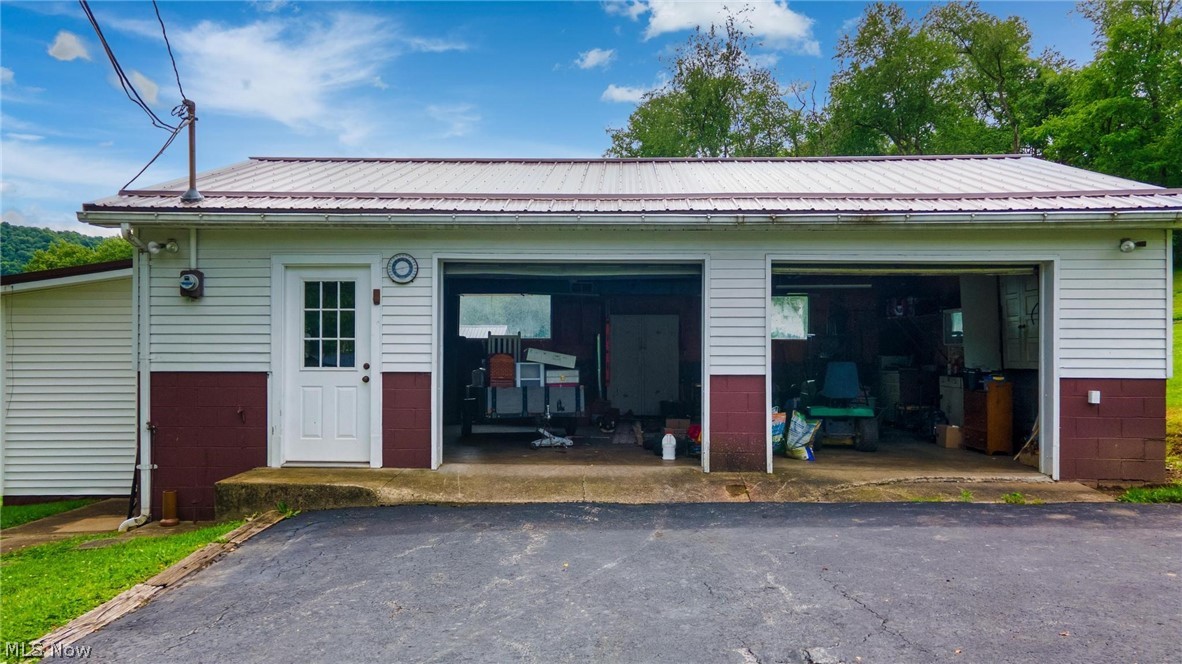 105 Crabapple Lane Hammondsville OH 43930