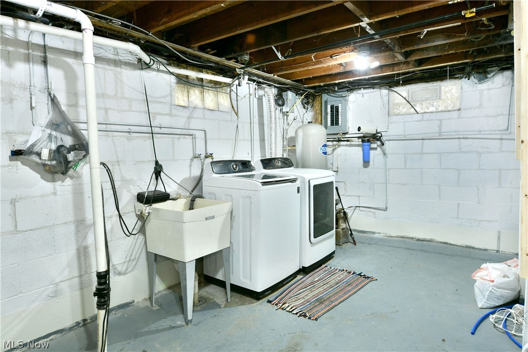 3110 Williams Street NW Warren OH 44481