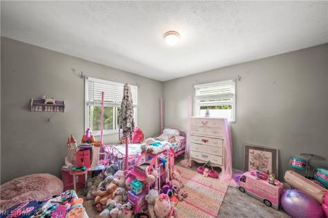 1583 Hilda Street Lakemore OH 44250