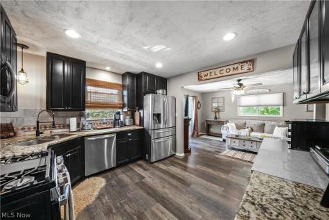 1583 Hilda Street Lakemore OH 44250