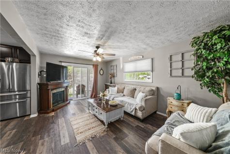 1583 Hilda Street Lakemore OH 44250