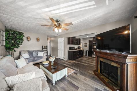 1583 Hilda Street Lakemore OH 44250