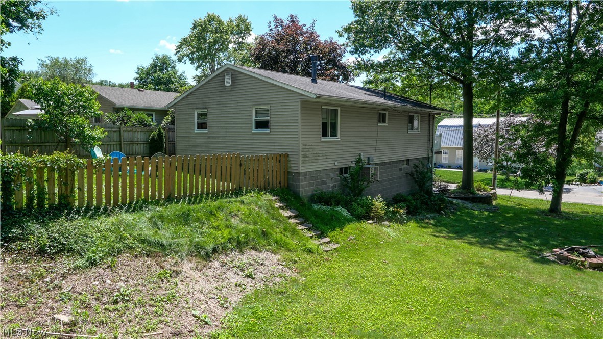 1583 Hilda Street Lakemore OH 44250