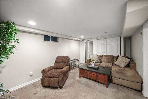 1583 Hilda Street Lakemore OH 44250