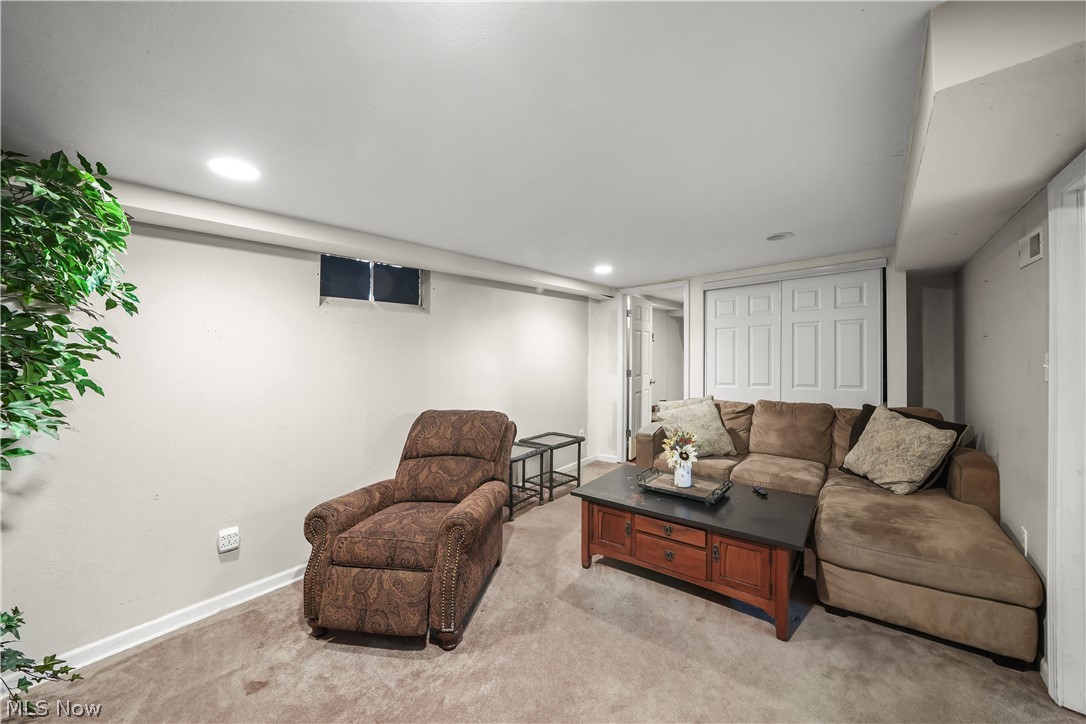 1583 Hilda Street Lakemore OH 44250