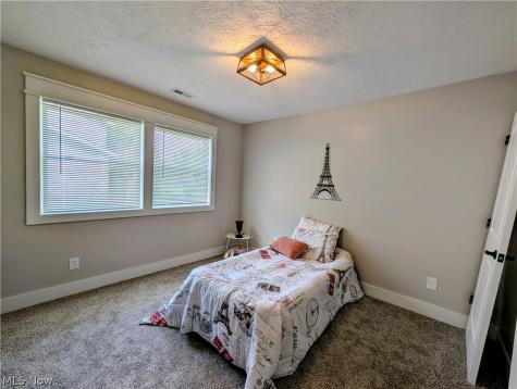 12498 National Drive Grafton OH 44044