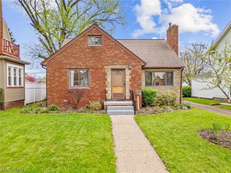222 Montrose Avenue NW Canton OH 44708