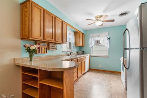 222 Montrose Avenue NW Canton OH 44708