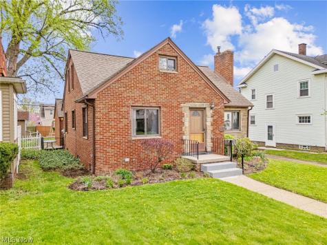 222 Montrose Avenue NW Canton OH 44708