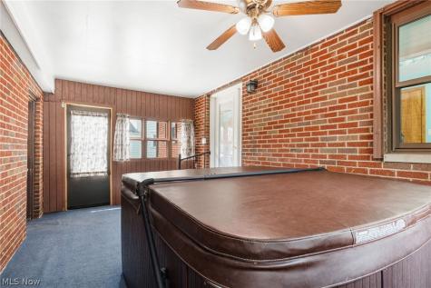 222 Montrose Avenue NW Canton OH 44708