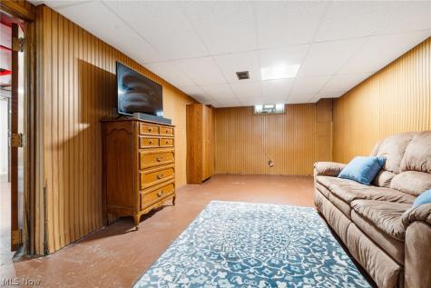 222 Montrose Avenue NW Canton OH 44708