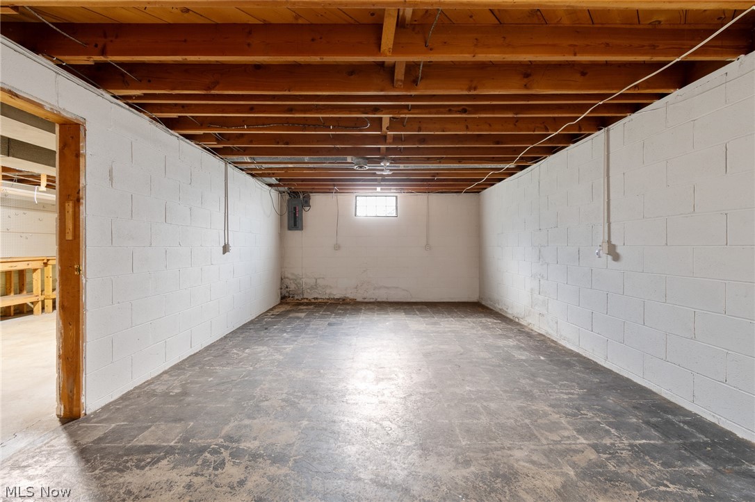 1375 Schrader Road North Lawrence OH 44666