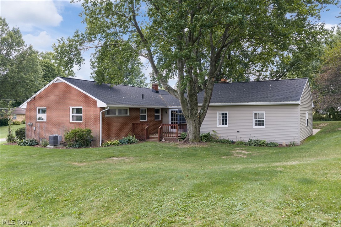 1375 Schrader Road North Lawrence OH 44666