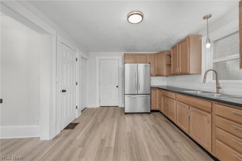7802 Jones Road Cleveland OH 44105