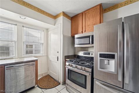 1023 Quilliams Road Cleveland Heights OH 44121