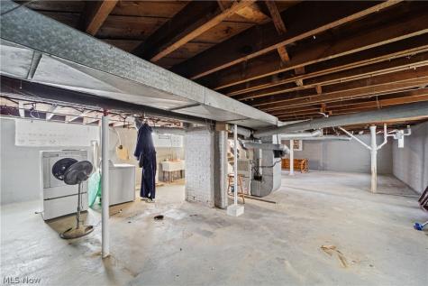 1023 Quilliams Road Cleveland Heights OH 44121