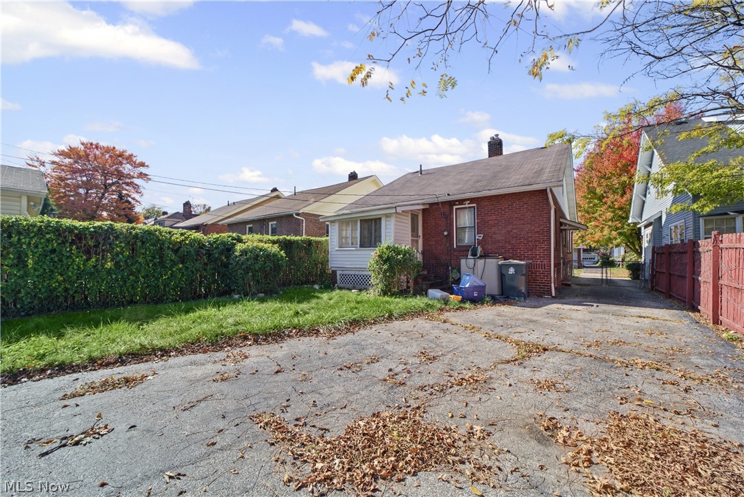 1023 Quilliams Road Cleveland Heights OH 44121