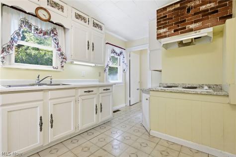 38905 Gardenside Drive Willoughby OH 44094