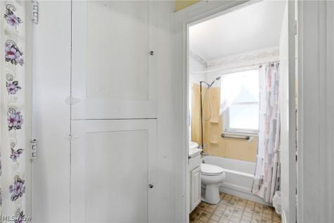 38905 Gardenside Drive Willoughby OH 44094