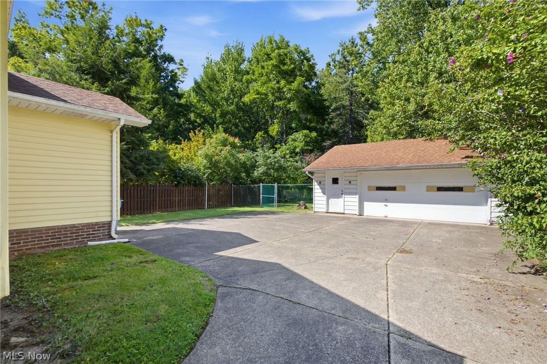 38905 Gardenside Drive Willoughby OH 44094