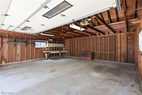 38905 Gardenside Drive Willoughby OH 44094