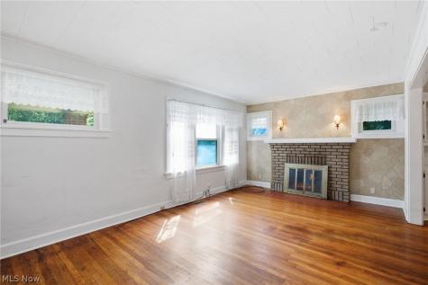 38905 Gardenside Drive Willoughby OH 44094