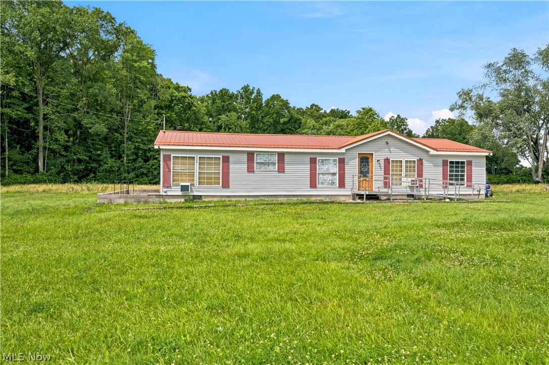 17366 Wick Avenue Lake Milton OH 44429