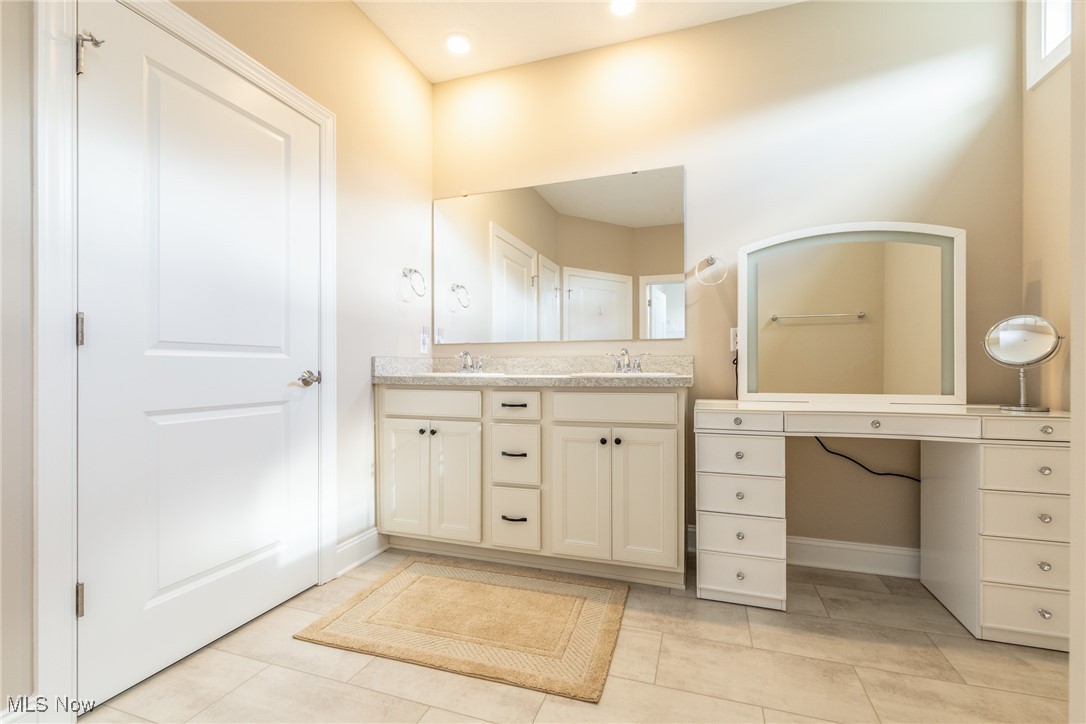 179 Seamore Road Aurora OH 44202