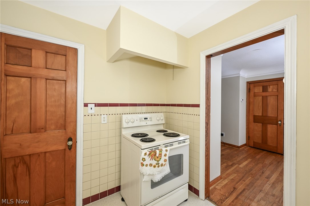 19251 Naumann Avenue Euclid OH 44119