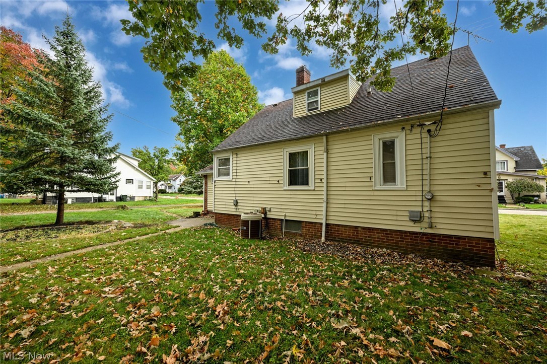 19251 Naumann Avenue Euclid OH 44119