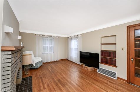 19251 Naumann Avenue Euclid OH 44119