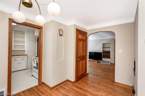 19251 Naumann Avenue Euclid OH 44119