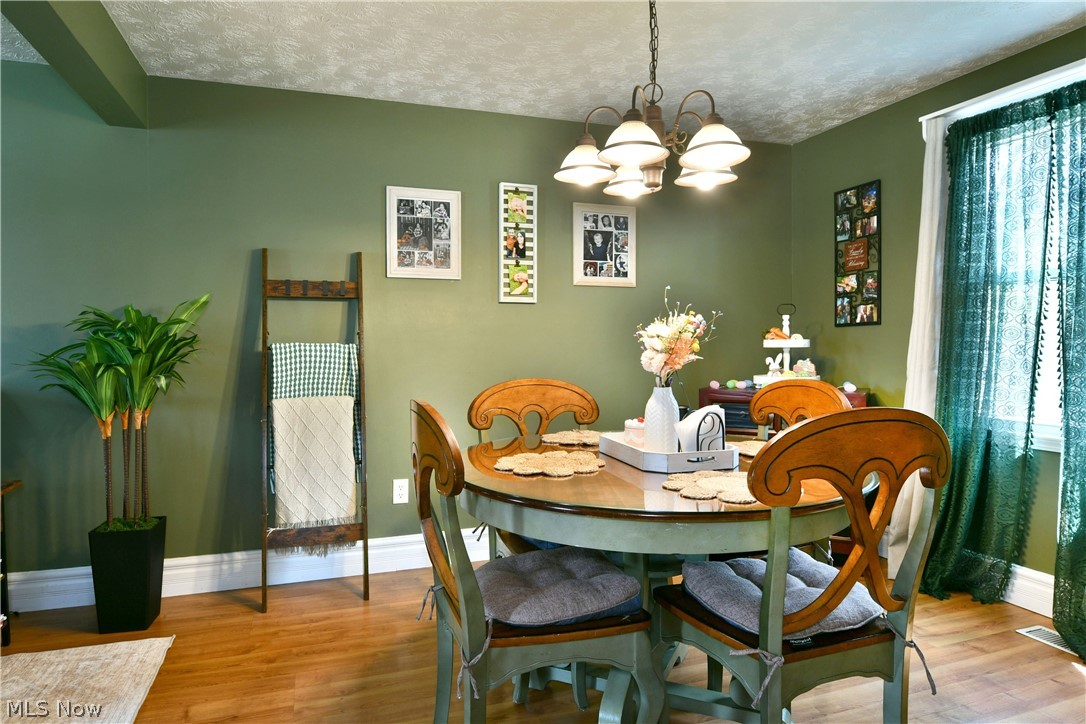 353 Stahl Avenue Cortland OH 44410