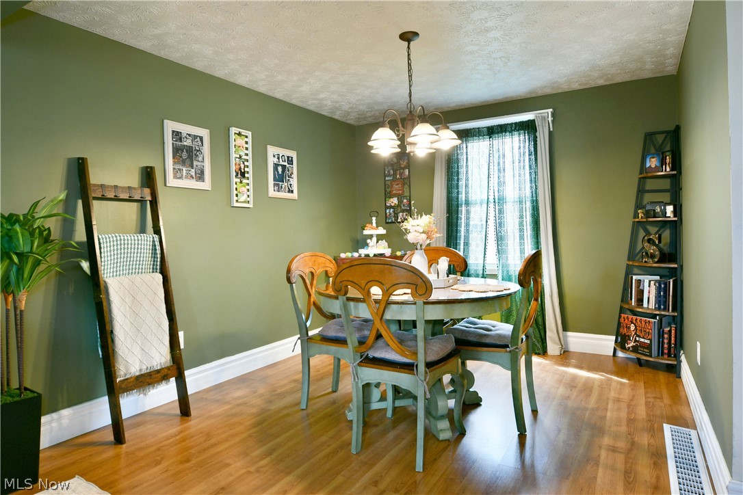 353 Stahl Avenue Cortland OH 44410