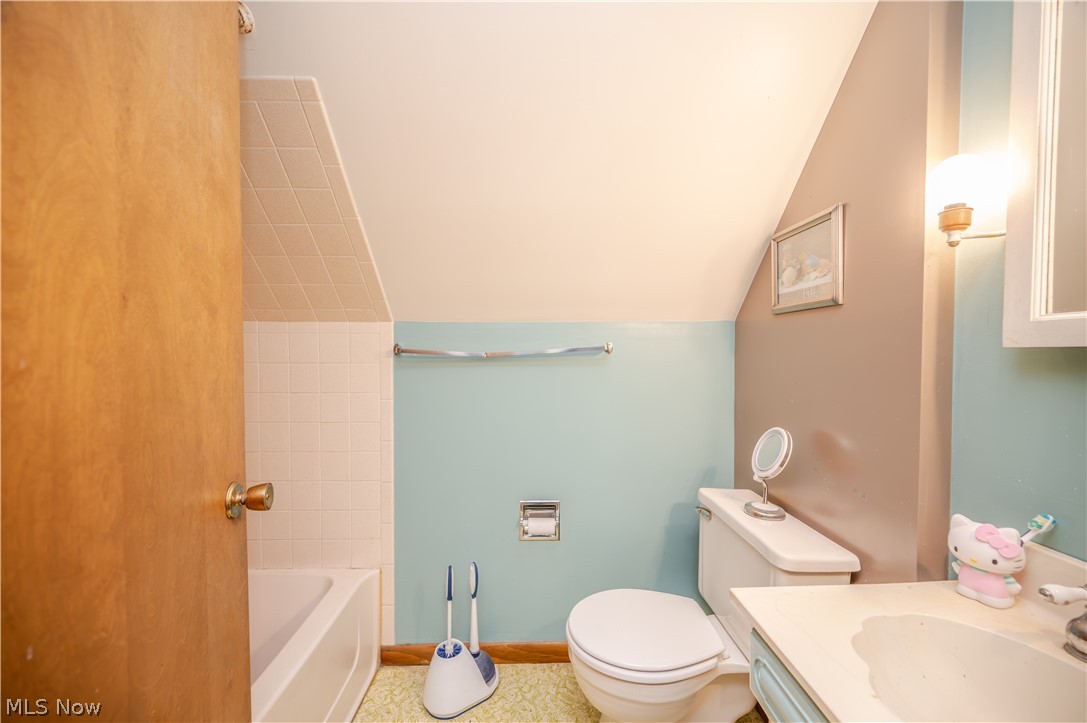644 Southern Boulevard NW Warren OH 44485