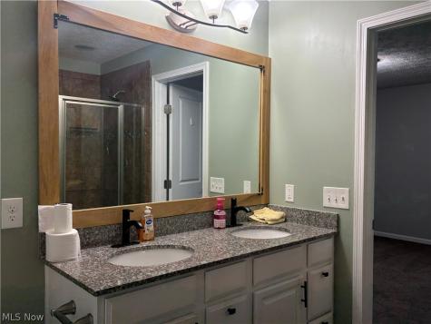 4489 Woodstone Avenue NW Massillon OH 44647