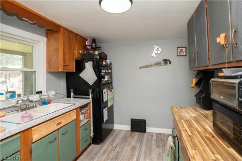 462 Fenton Avenue NE Canton OH 44704